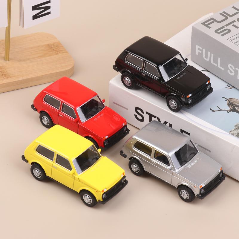 Desk Setup Decor - 1/43 Scale Simulation Alloy Car Model